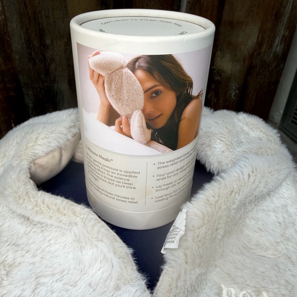 NWT Nodpod Teddy Weighted Eye Blanket - Picture 5 of 15